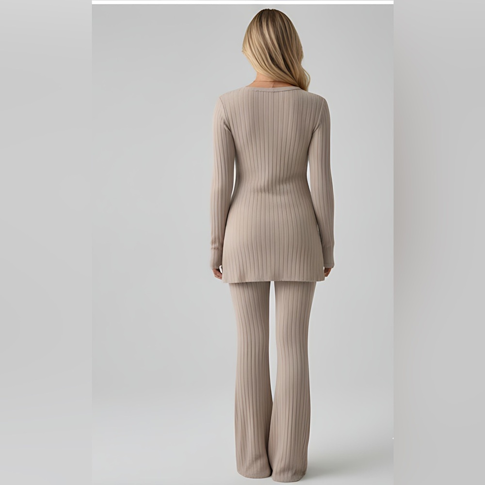 LAST ONE 🔥 Beige Ribbed Split Hem Tee & Flare Leg Pants - Picture 5 of 9